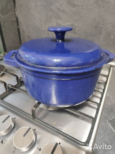 Кастрюля чугунная