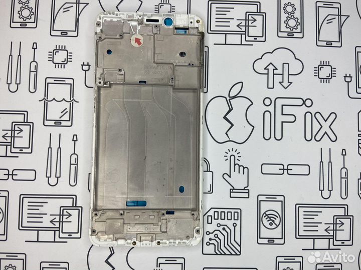 Рамка дисплея для Xiaomi Redmi 6/6A Белая