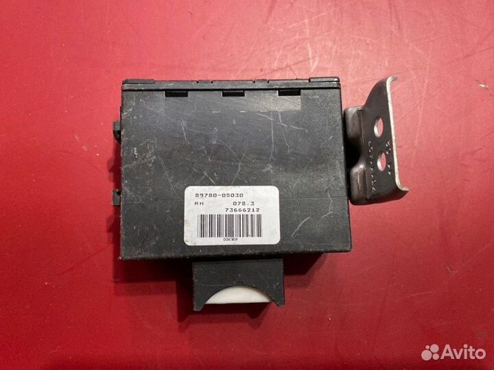 Блок управления иммобилайзером Toyota Avensis