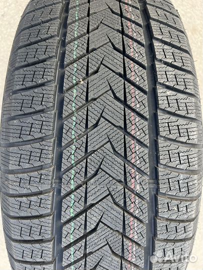 Roadmarch Winter XPro 999 285/50 R20 108H