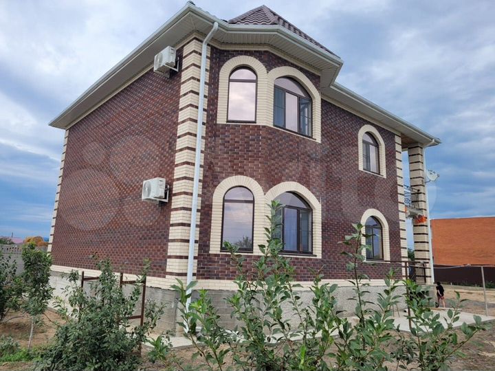 Дом 227,9 м² на участке 10 сот.