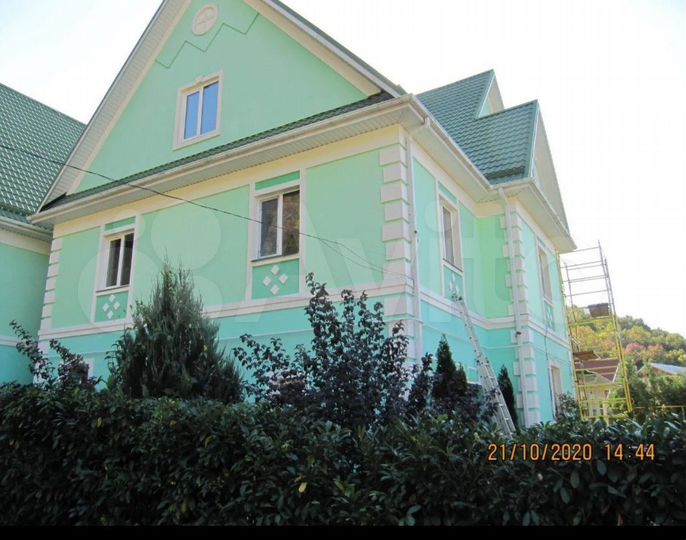 Дом 890 м² на участке 21 сот.