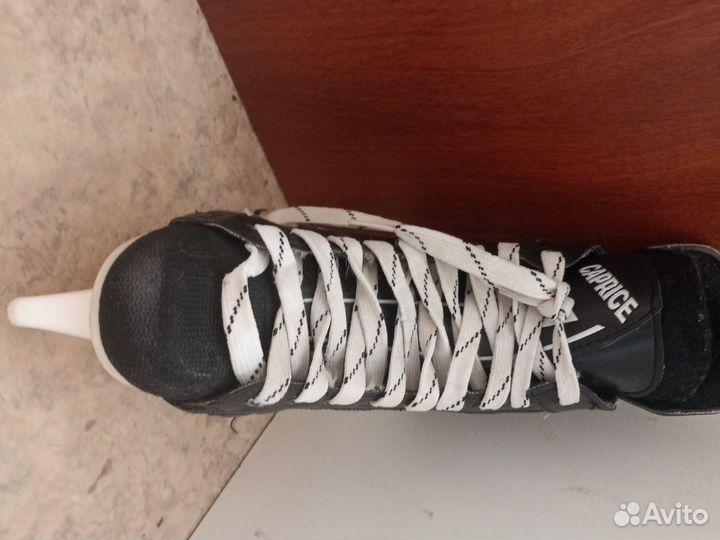 Коньки хоккейные