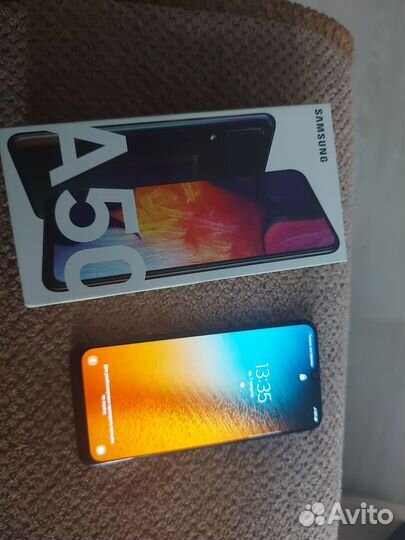 Samsung Galaxy A50, 4/64 ГБ