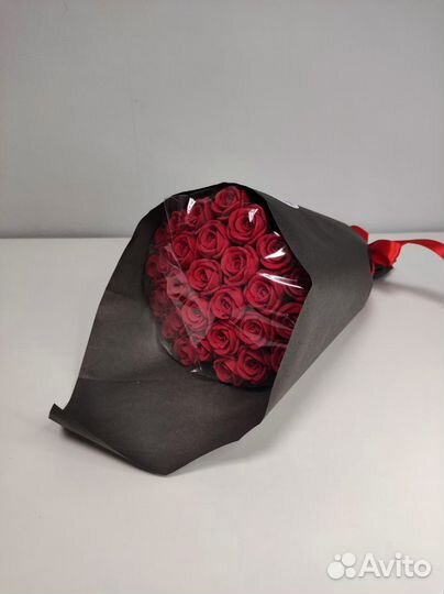 Красные Розы из Белого Шоколада - 29 шт в Букете