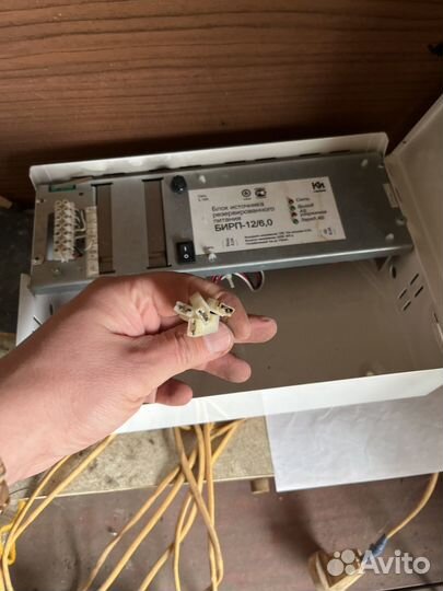 Блок источника резервного питания