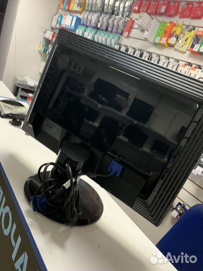 Монитор LG Flatton L222WS