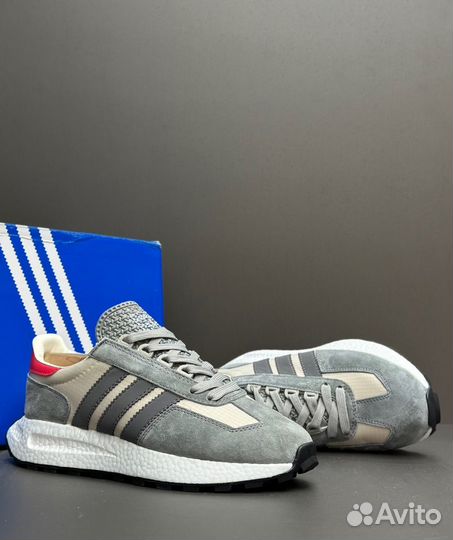 Кроссовки Adidas Retropy