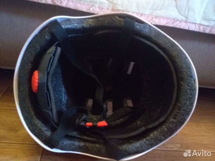 Детский шлем защитный и сумка для коньков