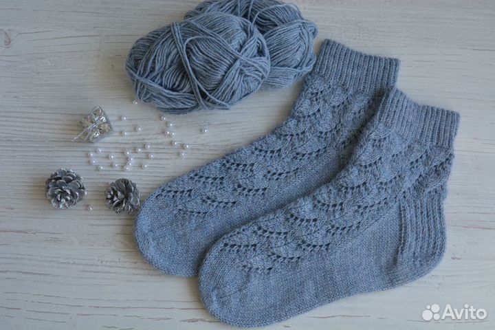 Носки шерстяные ажурные ручной вязки