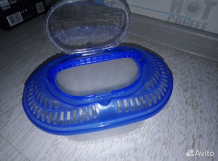 Контейнер-аквариум с ручкой