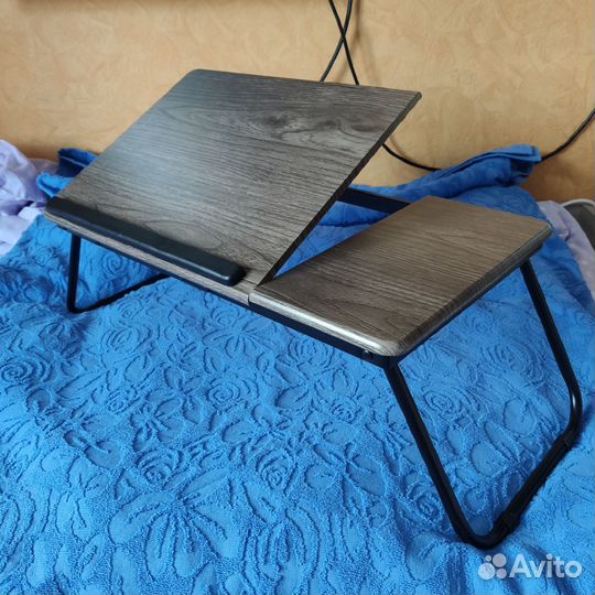 Столик для ноутбука