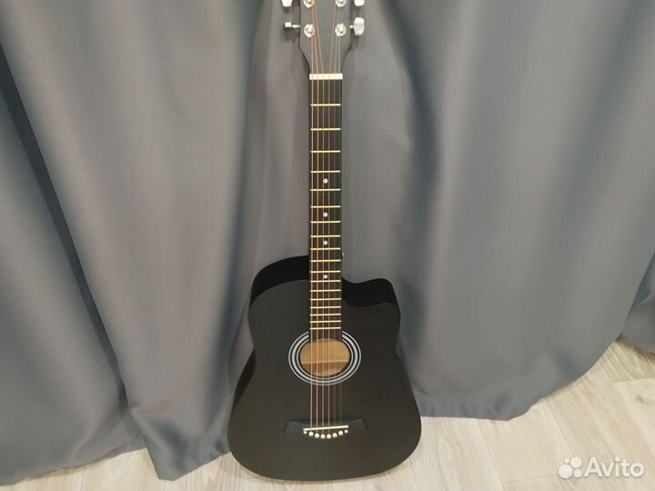 Акустическая гитара