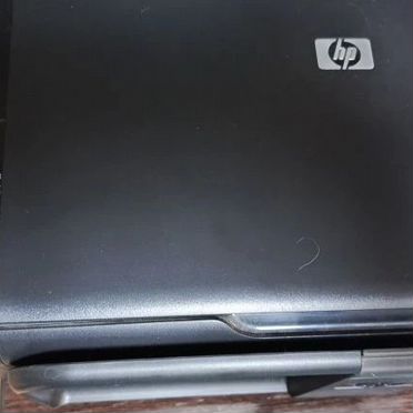 Цветной струйный принтер HP Deskjet F2483