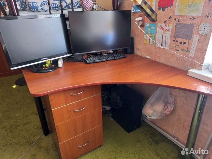 Письменный стол б/у