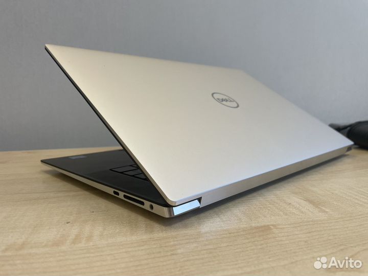 Ноутбук Dell XPS 9520 - oled / i7-12700H / RTX3050