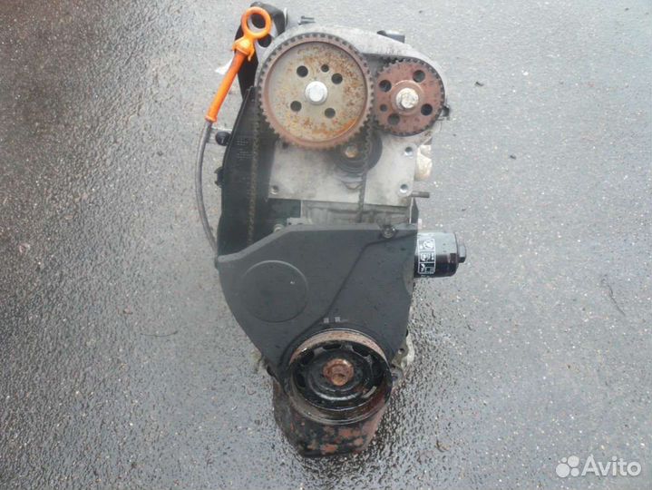 Двигатель Volkswagen Caddy 3 2007 BXW 1.4 бензин