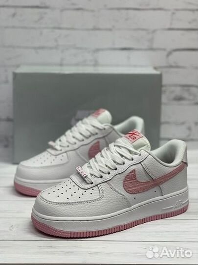 Кроссовки Nike Air Force 1 Valentines Day