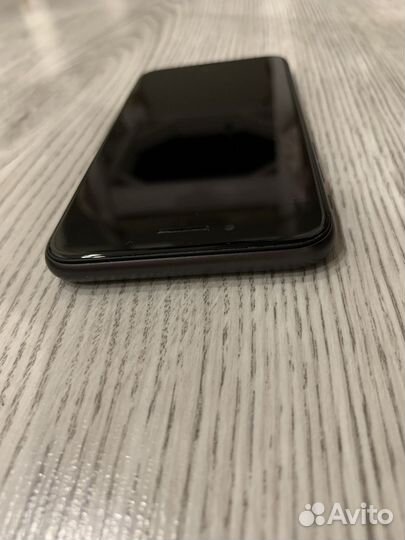 iPhone 8, 64 ГБ