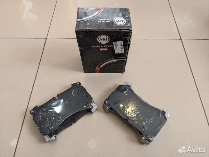 Колодки тормозные передние NEW G63AMG (2018)