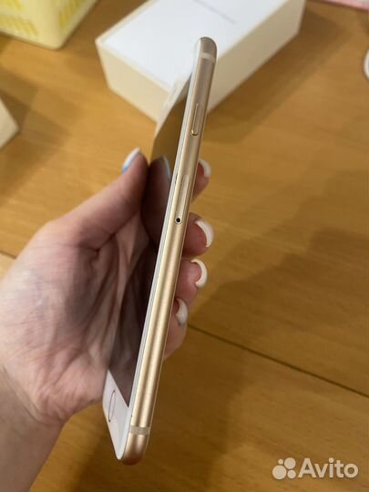 Телефон iPhone 8 64 gb