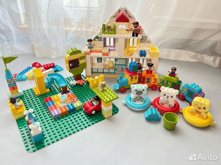 Lego duplo (4 набора + пластина+ контейнер)