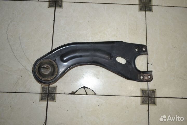 Рычаг задний правый продольный Kia Ceed