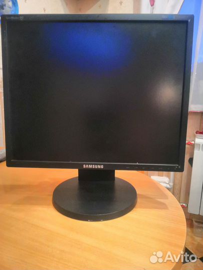 Монитор Samsung