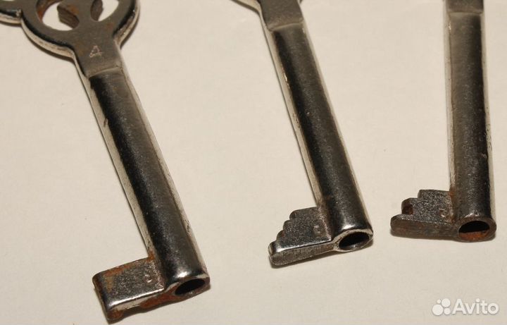 Антикварные Немецкие Ключи. Стиль Готика. Клейма