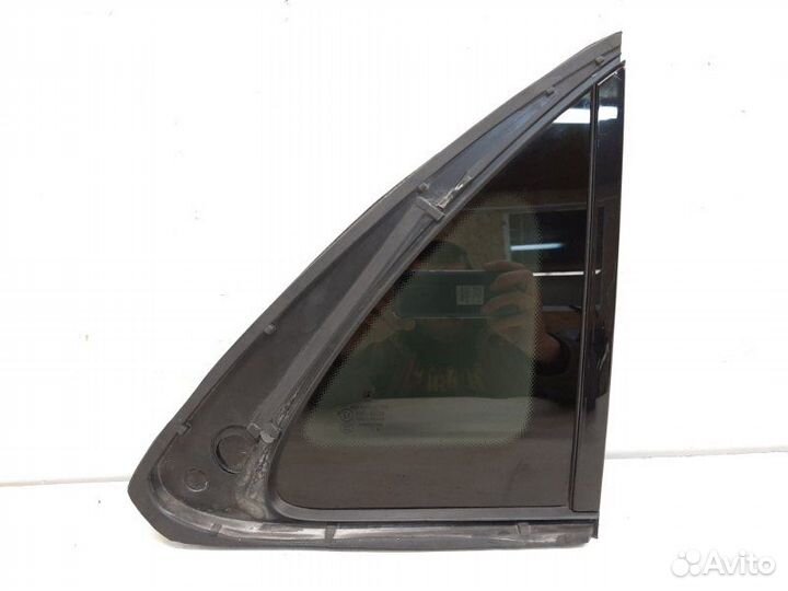 Стекло в крыло заднее правое Mercedes-Benz Maybach