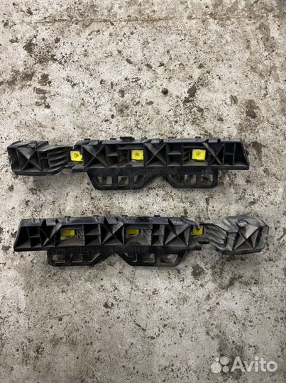 Кронштейн крепления заднего бампера Kia Rio x line