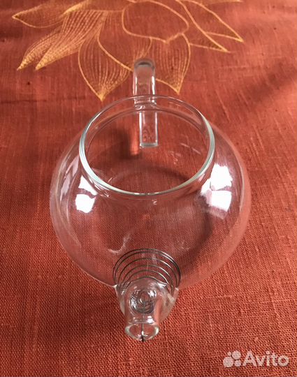 Заварочный чайник с пружинкой