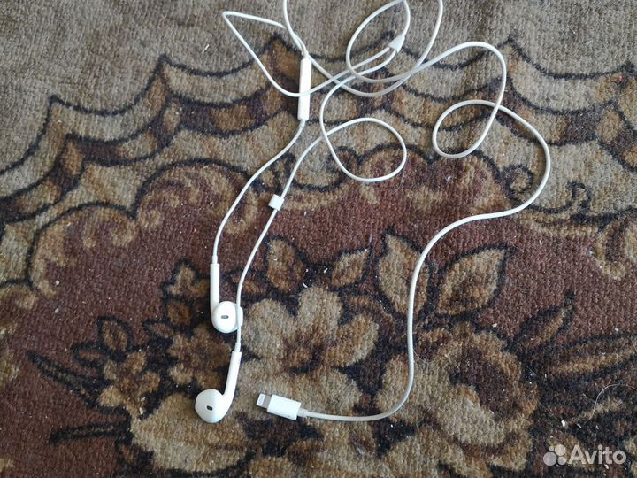 Наушники apple