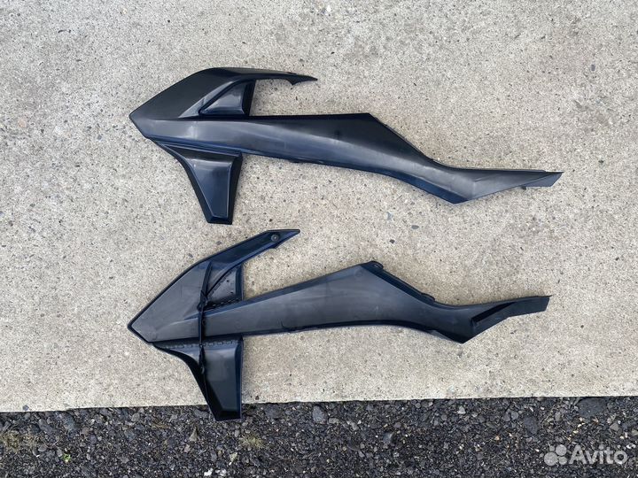 Обтекатель левый Avantis Enduro 250