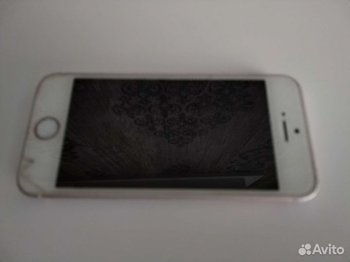 iPhone SE, 32 ГБ