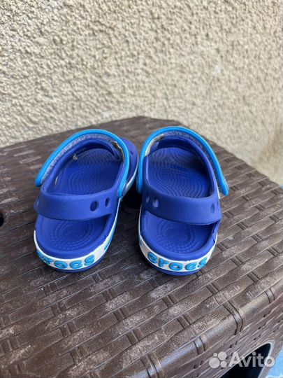 Сандалии crocs c8