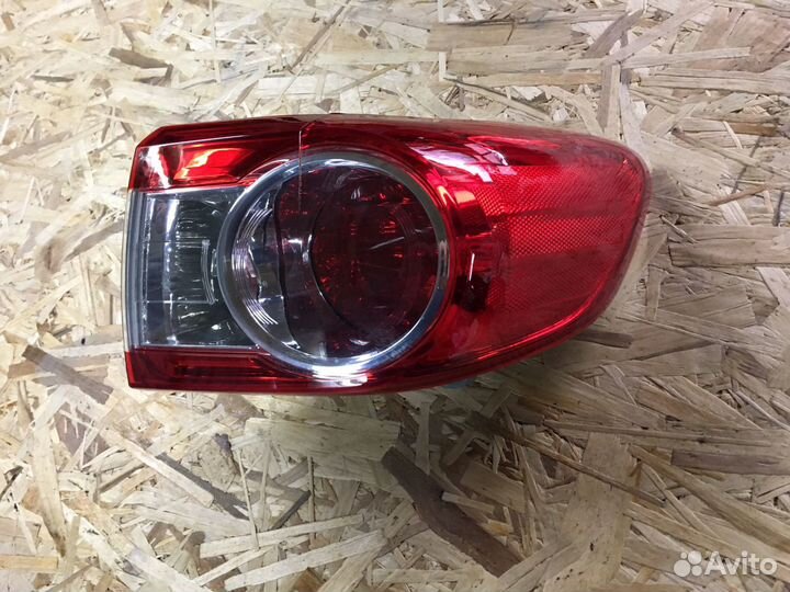 Фонарь задний правый Тойота королла / 2010)