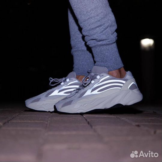 Кроссовки Adidas Yeezy Boost 700 v2 Static (36-45)