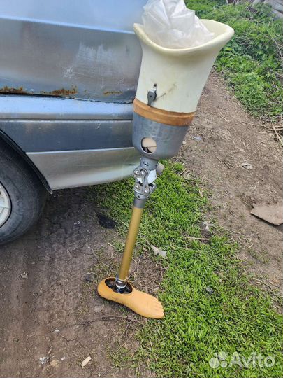 Протез левой ноги