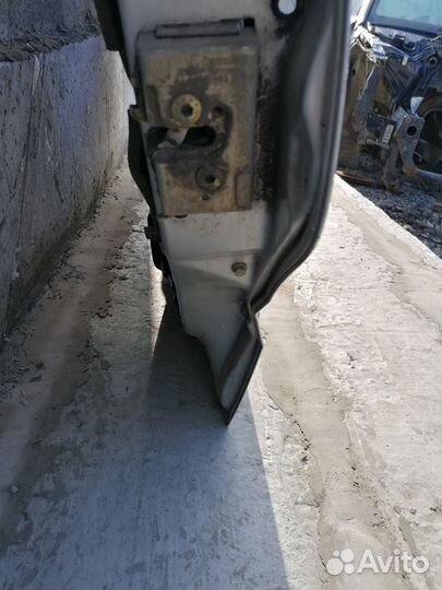 Дверь задняя правая Volkswagen Passat B3 1991