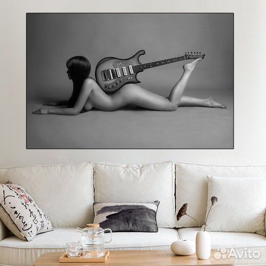 Яркая картина в интерьер