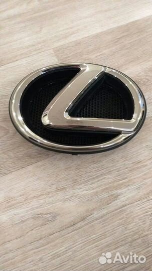 Эмблема/ логотип(значок) Lexus- оригинал