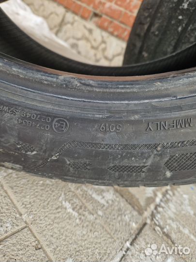 Blacklion Voracio CUV 275/45 R21