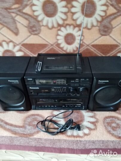 Продаю музыкальный центр