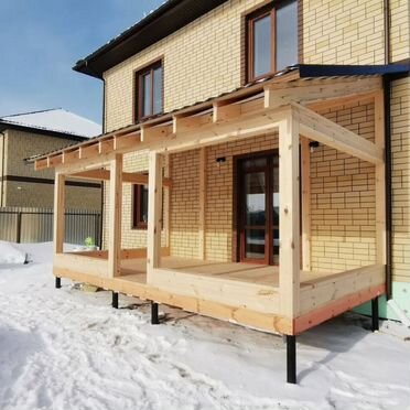 Бригада строителей пристройки, терассы, беседки