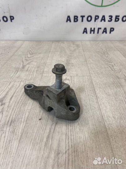 Кронштейн опры МКПП Ford Kuga DR txda 2011