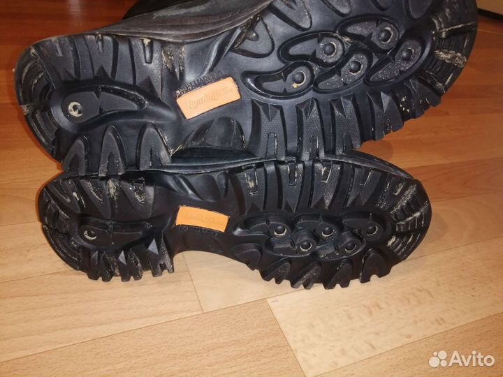 Трекинговые ботинки