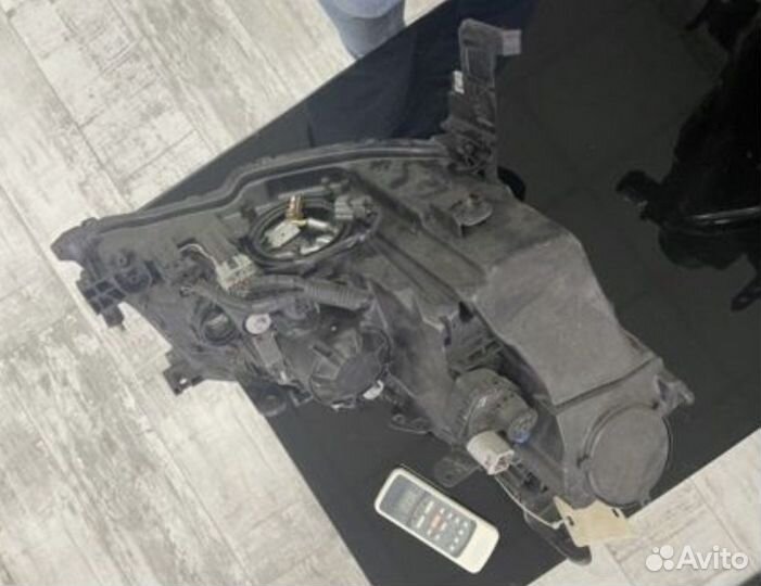 Фары на nissan fuga/ infiniti m 35 ксенон