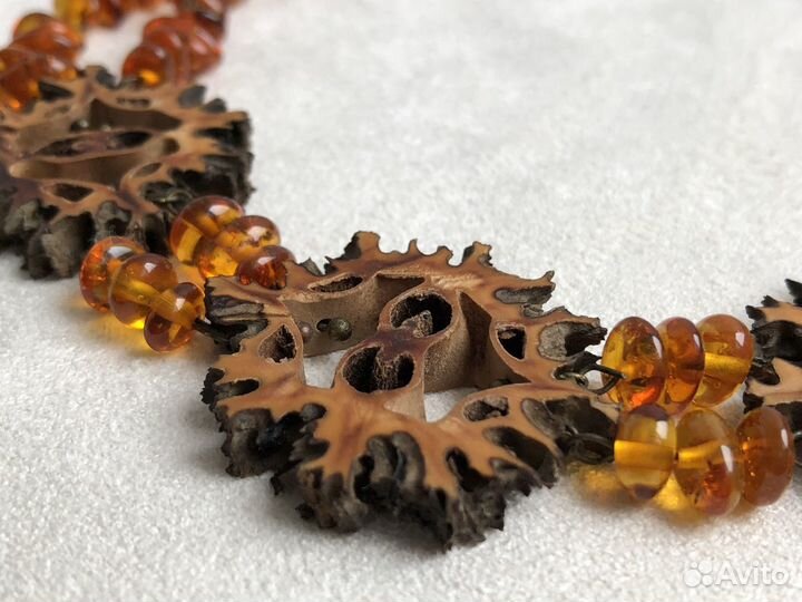 Колье с янтарём Дизайнерское