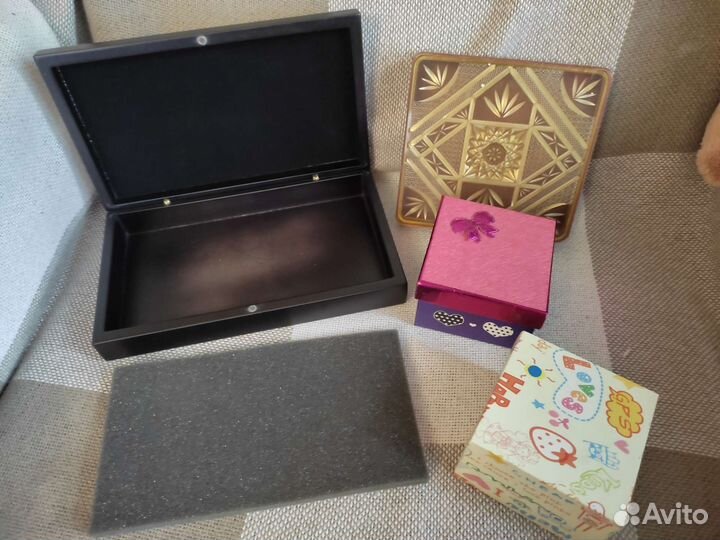 Коробки разные бу